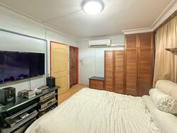 Blk 240 Lorong 1 Toa Payoh (Toa Payoh), HDB Executive #574584841
